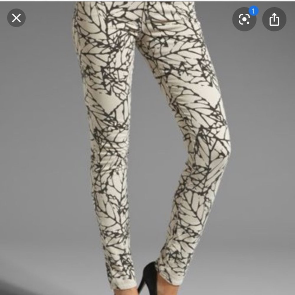 Paige Skyline skinny sz 25